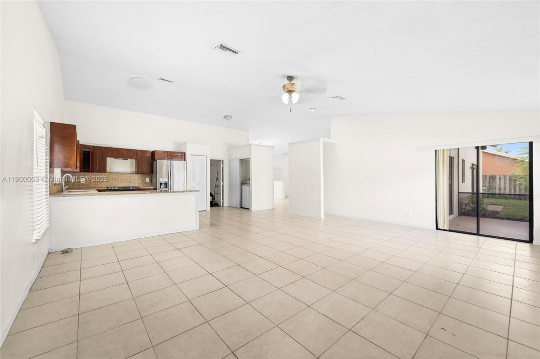 Active With Contract: $580,000 (4 beds, 2 baths, 2197 Square Feet)