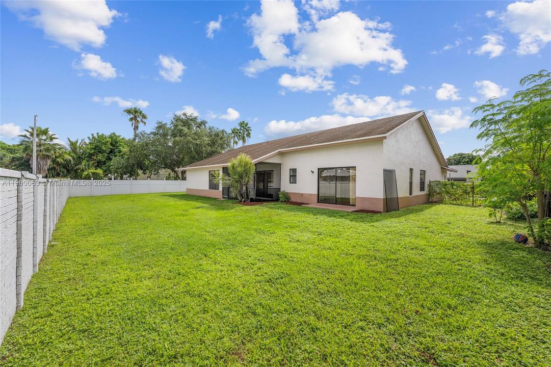 Active With Contract: $580,000 (4 beds, 2 baths, 2197 Square Feet)