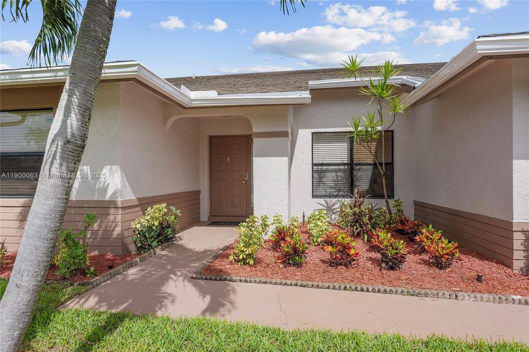 Active With Contract: $580,000 (4 beds, 2 baths, 2197 Square Feet)