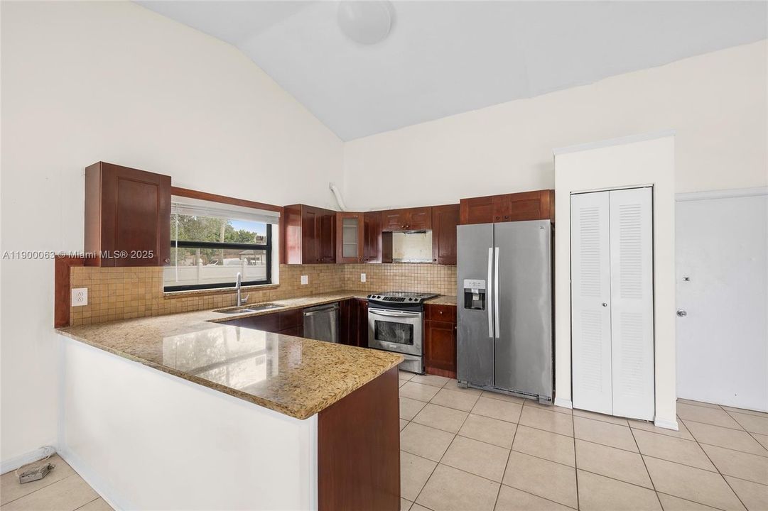 Active With Contract: $580,000 (4 beds, 2 baths, 2197 Square Feet)