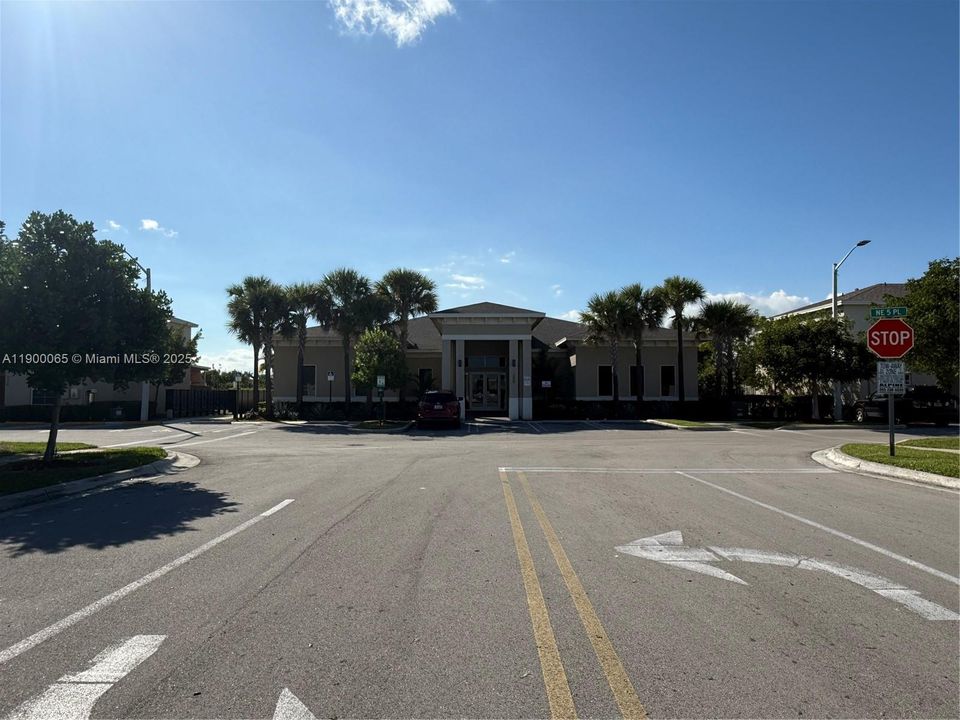 En Venta: $289,000 (2 camas, 2 baños, 1208 Pies cuadrados)