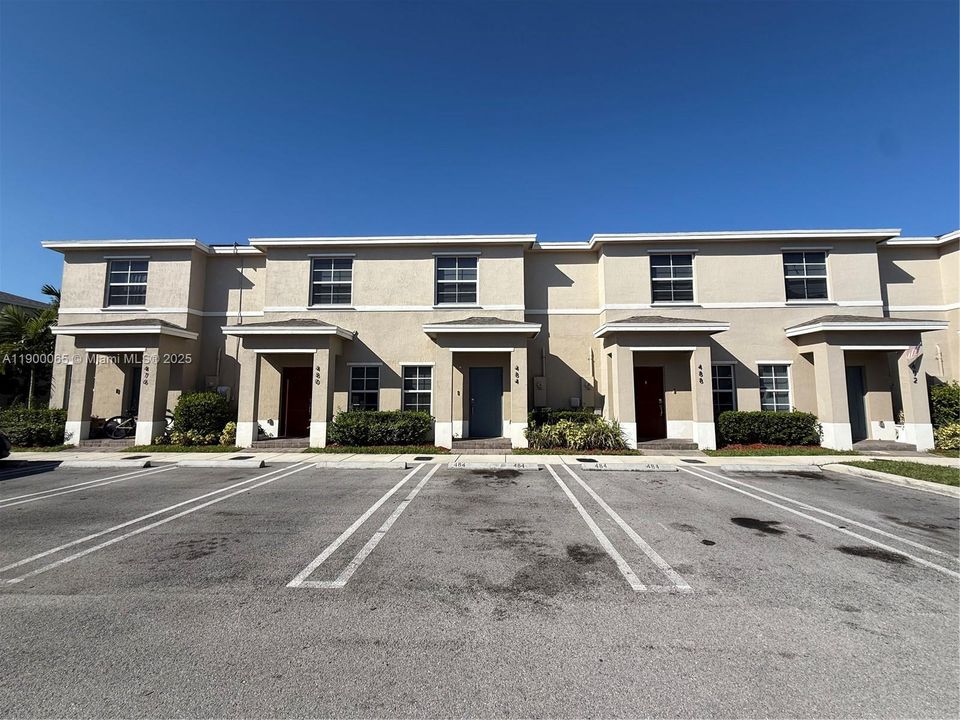 En Venta: $289,000 (2 camas, 2 baños, 1208 Pies cuadrados)