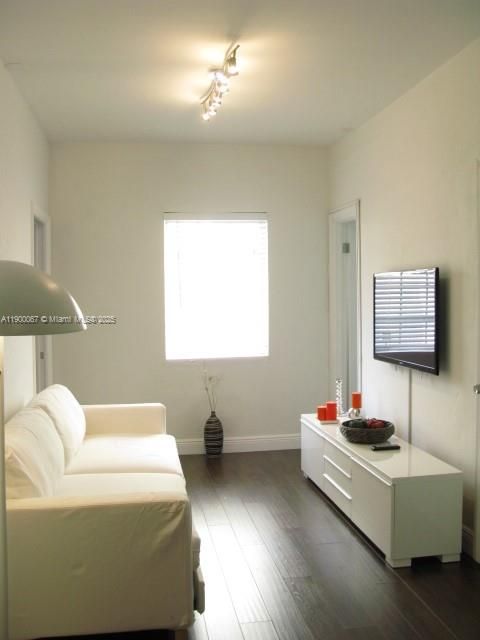 Recently Rented: $2,100 (2 beds, 2 baths, 787 Square Feet)