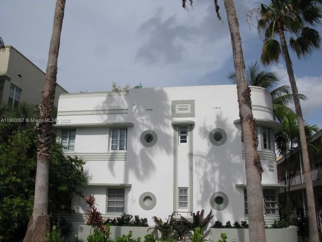 Recently Rented: $2,100 (2 beds, 2 baths, 787 Square Feet)