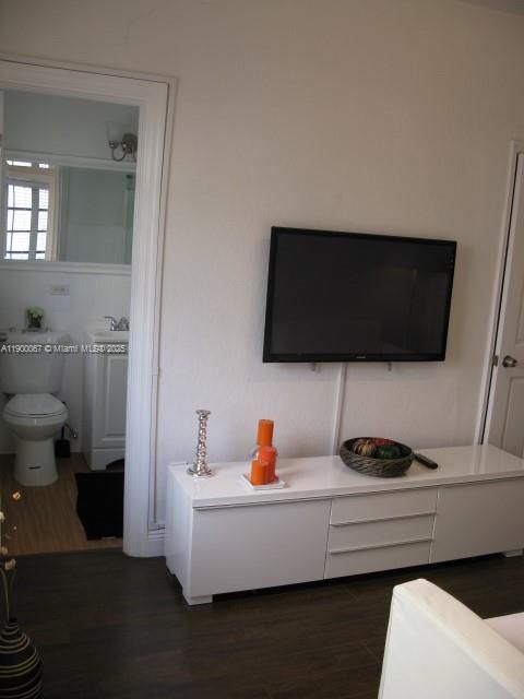 Recently Rented: $2,100 (2 beds, 2 baths, 787 Square Feet)