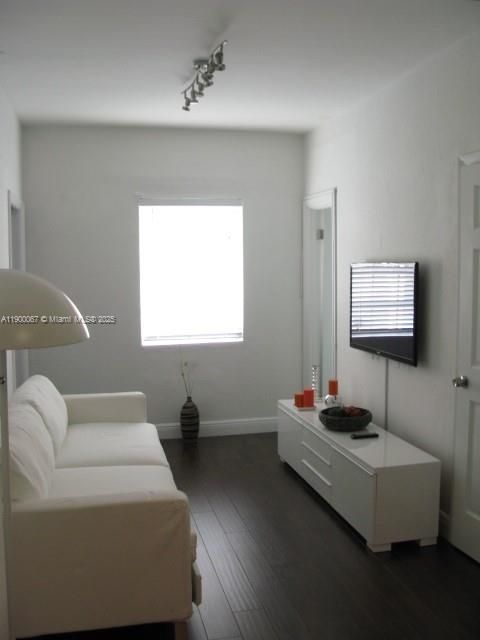 Recently Rented: $2,100 (2 beds, 2 baths, 787 Square Feet)