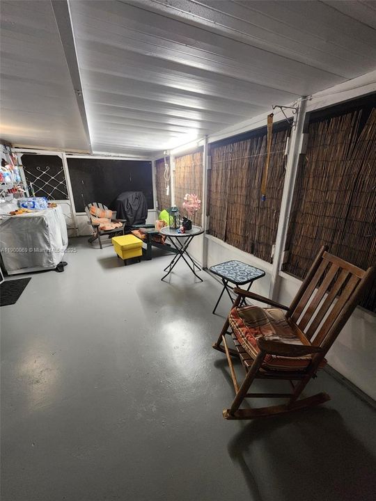 For Sale: $280,000 (3 beds, 2 baths, 1328 Square Feet)