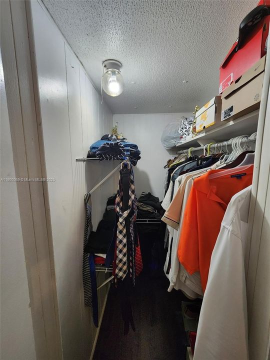 For Sale: $280,000 (3 beds, 2 baths, 1328 Square Feet)