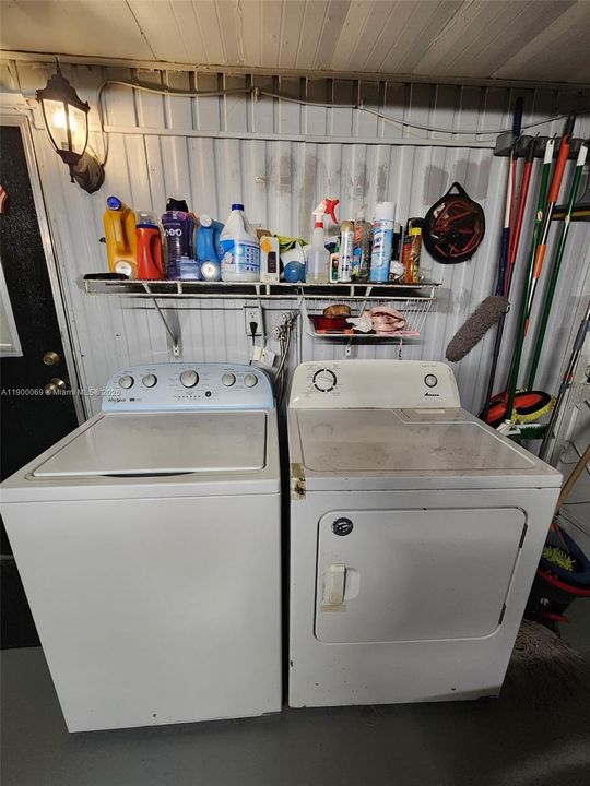 For Sale: $280,000 (3 beds, 2 baths, 1328 Square Feet)