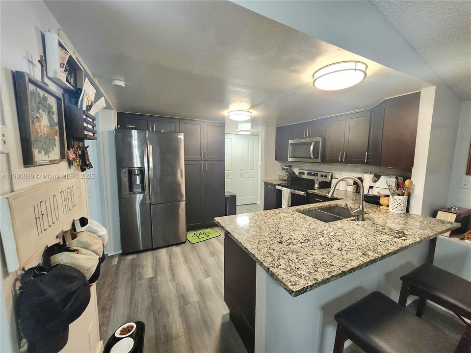 For Sale: $280,000 (3 beds, 2 baths, 1328 Square Feet)