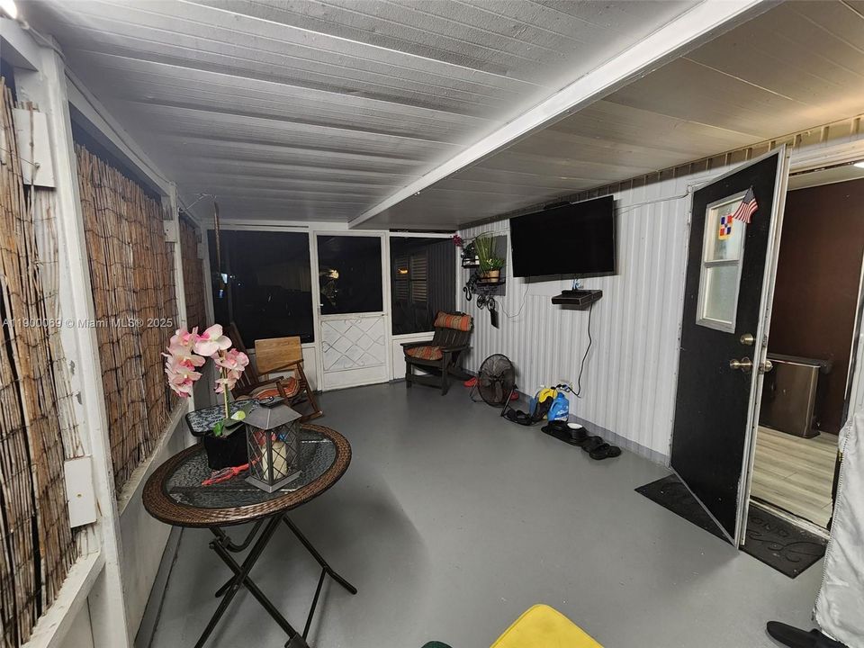 For Sale: $280,000 (3 beds, 2 baths, 1328 Square Feet)