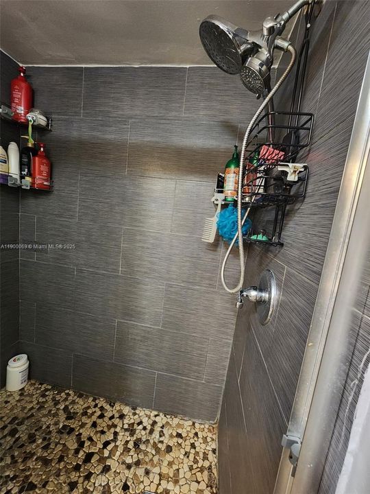 For Sale: $280,000 (3 beds, 2 baths, 1328 Square Feet)