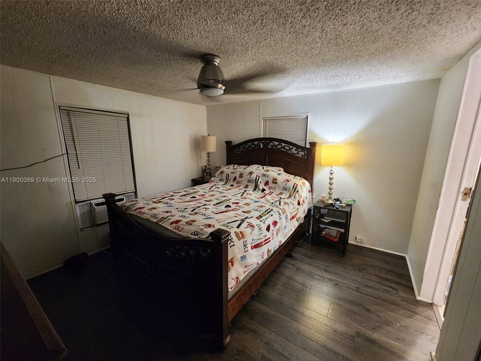 For Sale: $280,000 (3 beds, 2 baths, 1328 Square Feet)