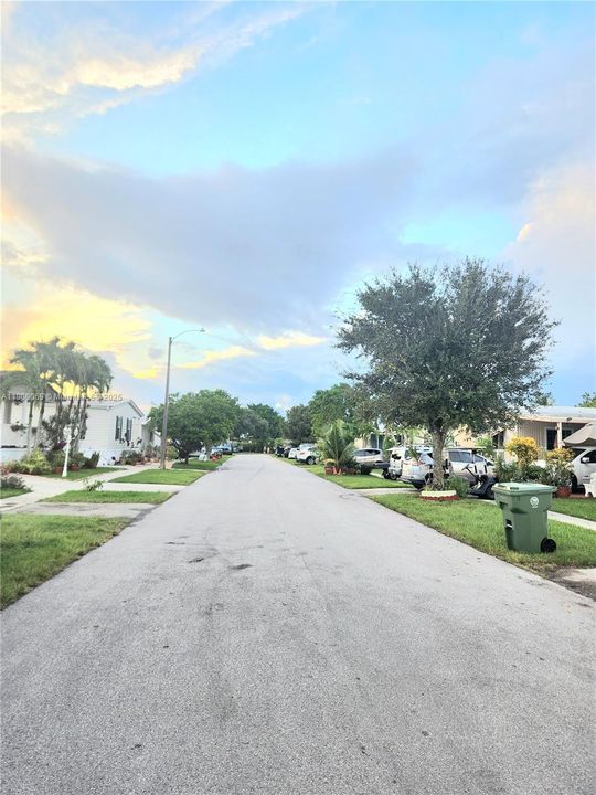 For Sale: $280,000 (3 beds, 2 baths, 1328 Square Feet)