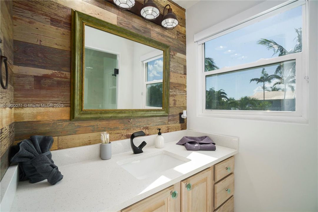 待售: $1,895,000 (6 贝兹, 4 浴室, 3590 平方英尺)