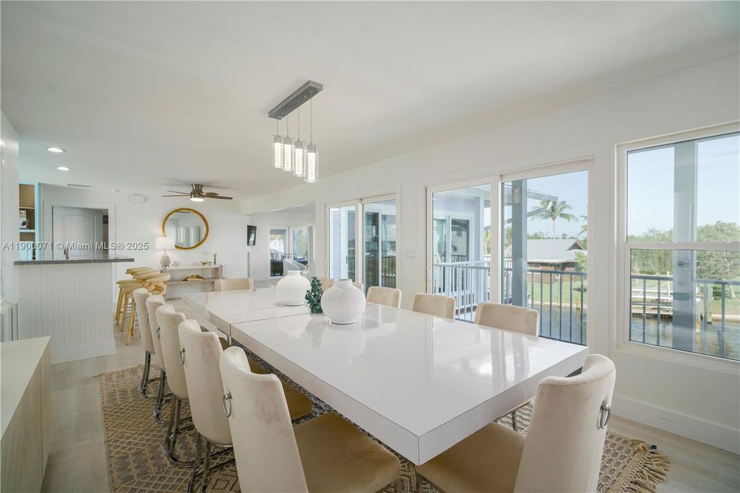 待售: $1,895,000 (6 贝兹, 4 浴室, 3590 平方英尺)