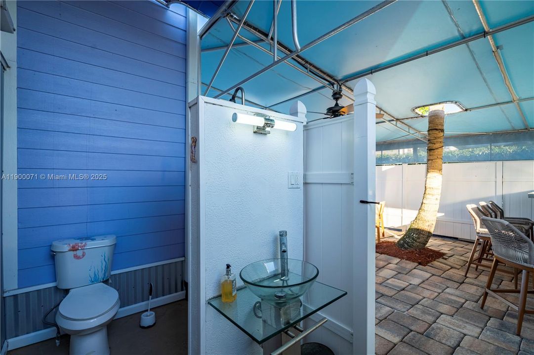 待售: $1,895,000 (6 贝兹, 4 浴室, 3590 平方英尺)