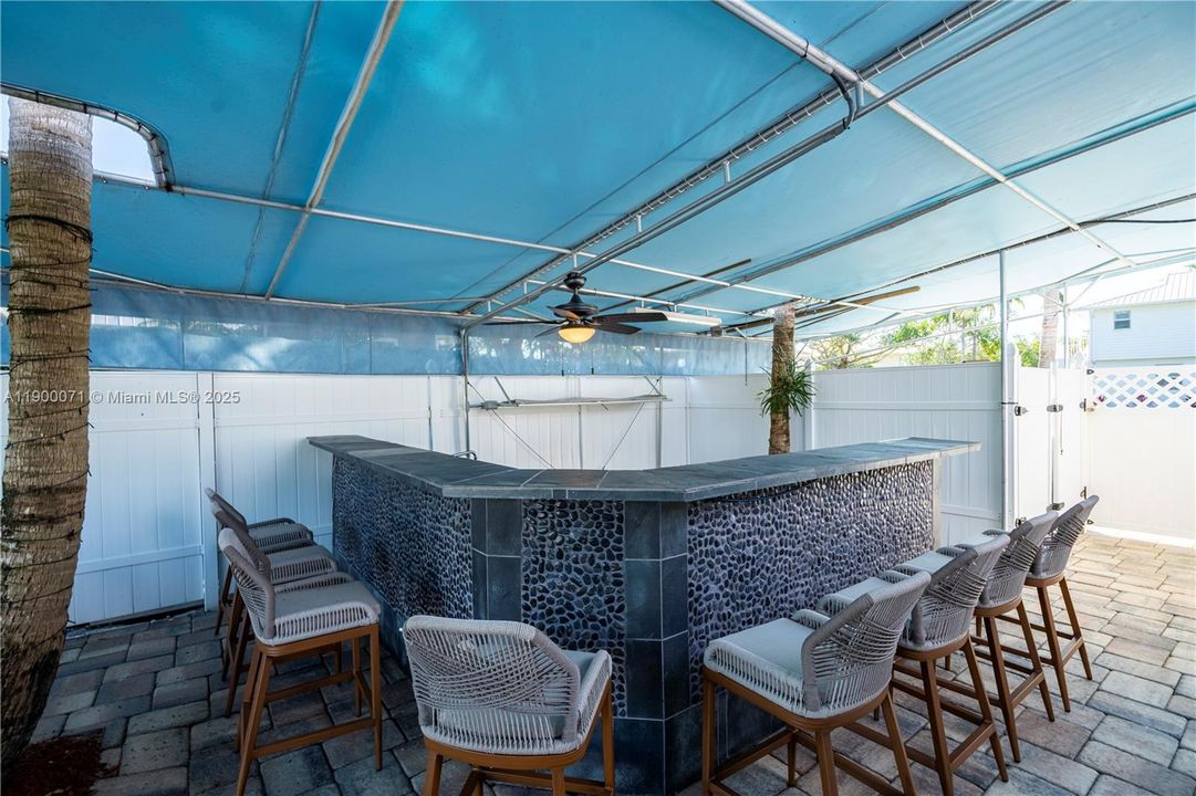 待售: $1,895,000 (6 贝兹, 4 浴室, 3590 平方英尺)