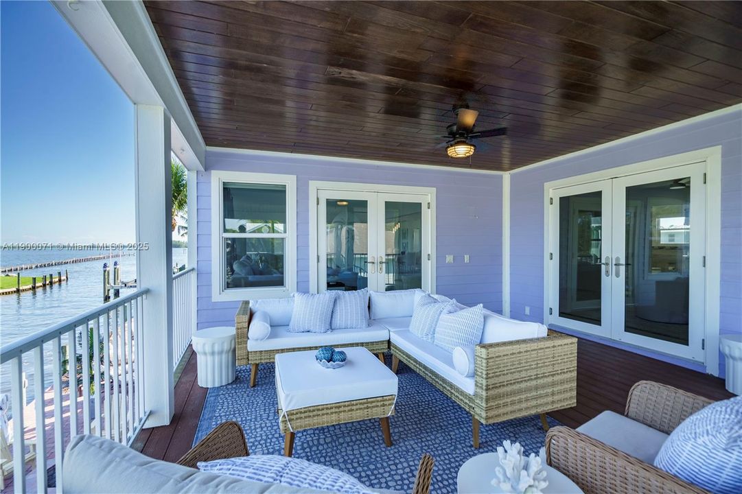 待售: $1,895,000 (6 贝兹, 4 浴室, 3590 平方英尺)