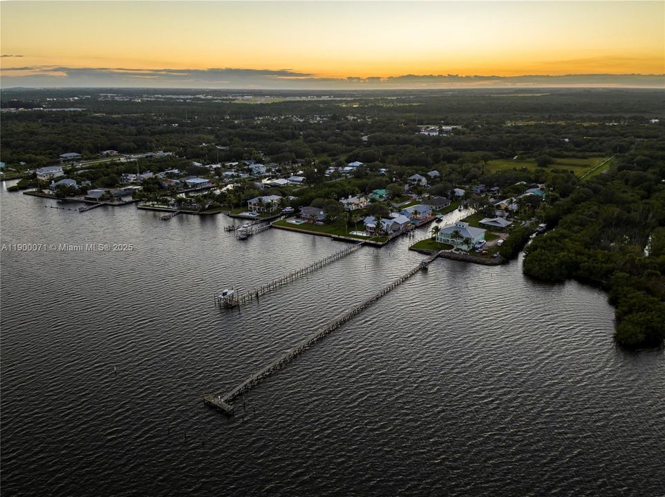 待售: $1,895,000 (6 贝兹, 4 浴室, 3590 平方英尺)