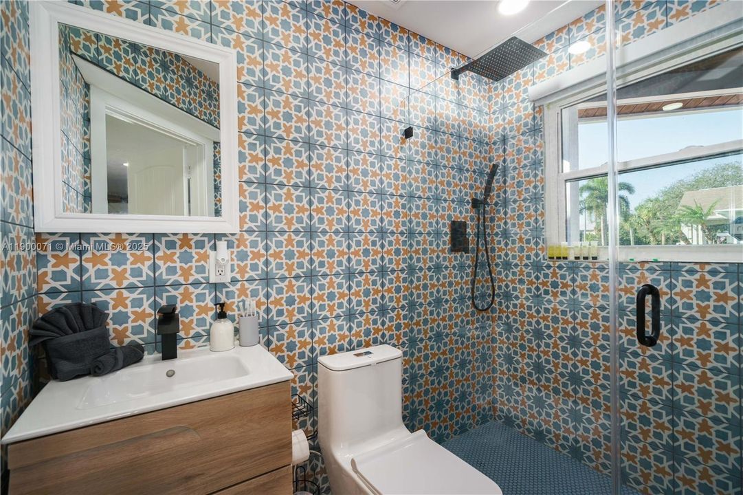 待售: $1,895,000 (6 贝兹, 4 浴室, 3590 平方英尺)