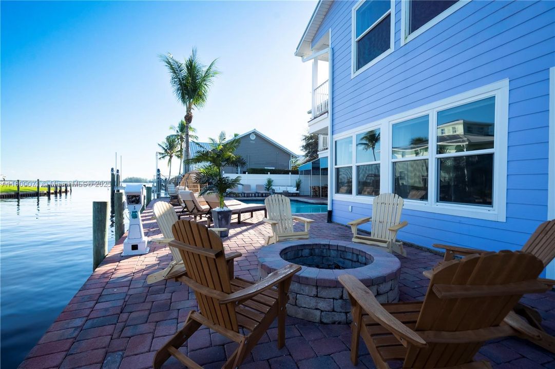 待售: $1,895,000 (6 贝兹, 4 浴室, 3590 平方英尺)