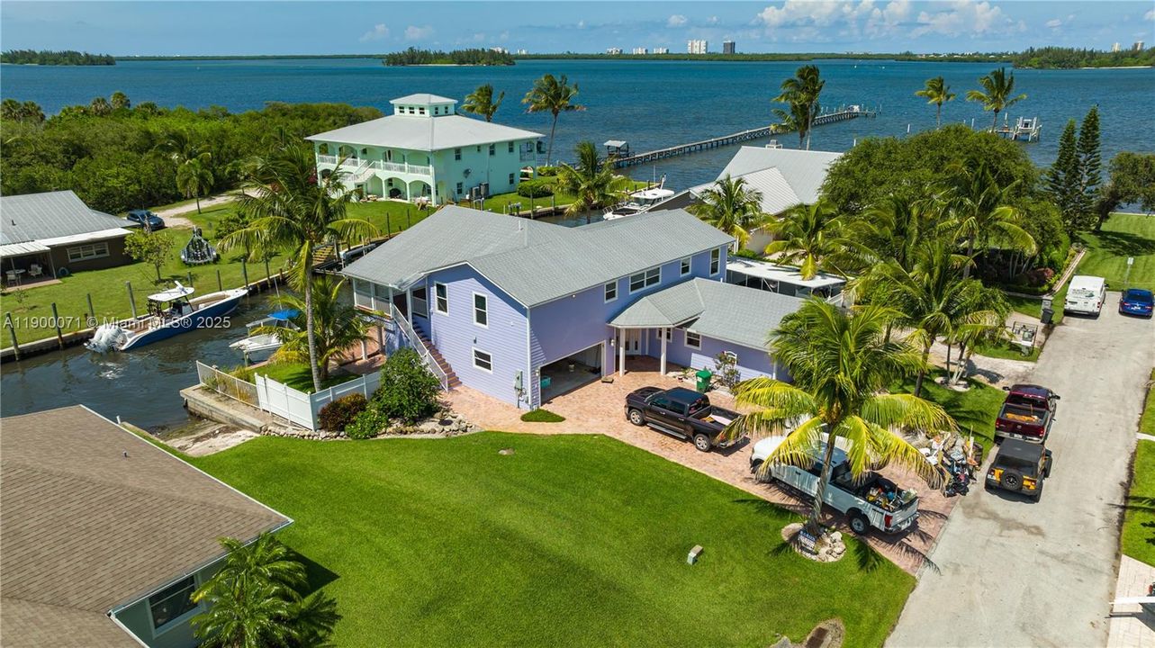 待售: $1,895,000 (6 贝兹, 4 浴室, 3590 平方英尺)