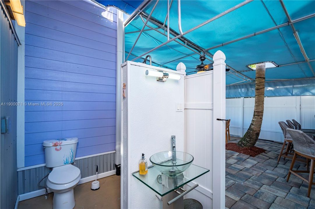 待售: $1,895,000 (6 贝兹, 4 浴室, 3590 平方英尺)