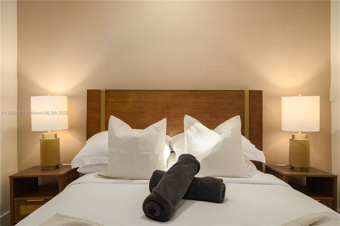 待售: $1,895,000 (6 贝兹, 4 浴室, 3590 平方英尺)