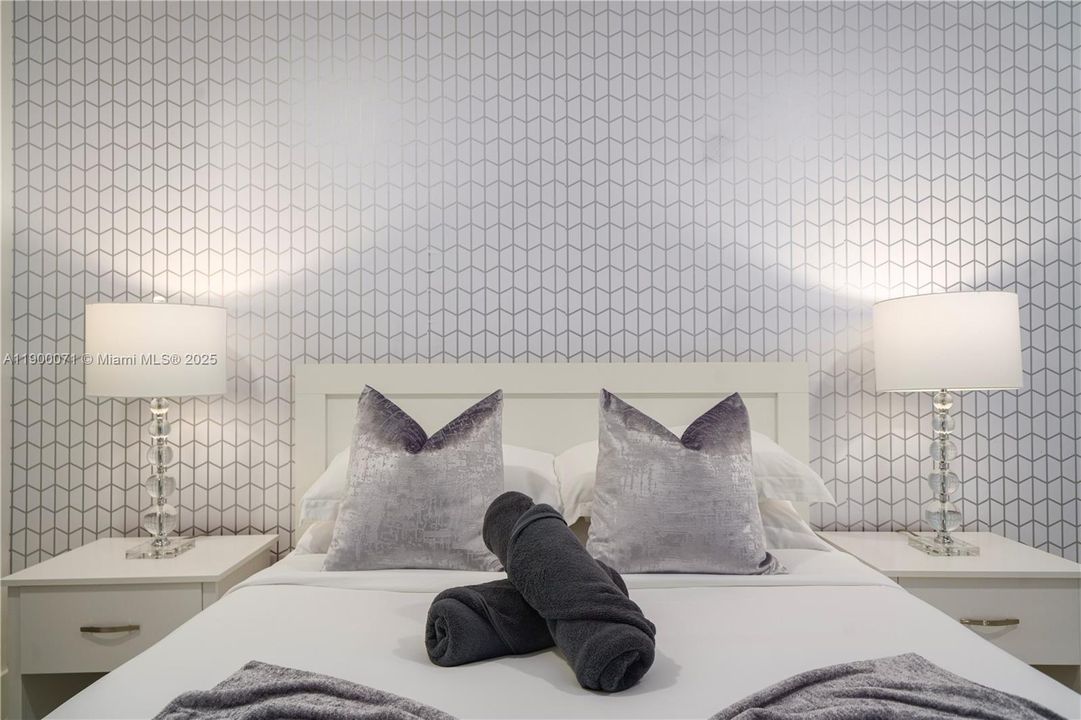 待售: $1,895,000 (6 贝兹, 4 浴室, 3590 平方英尺)