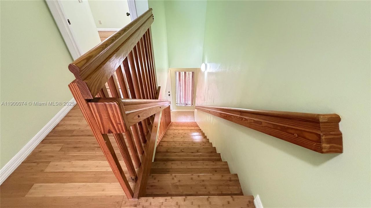 Active With Contract: $2,300 (2 beds, 2 baths, 1040 Square Feet)