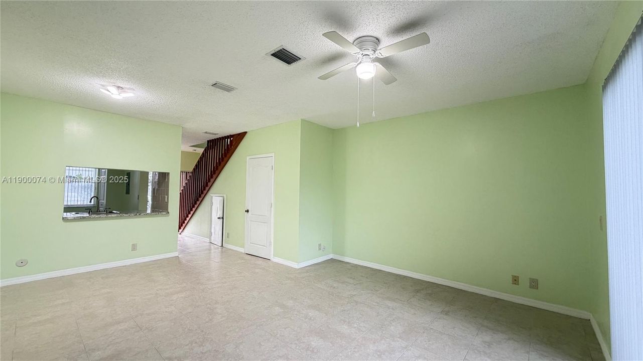 Active With Contract: $2,300 (2 beds, 2 baths, 1040 Square Feet)