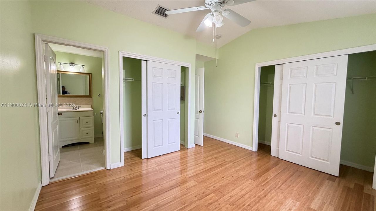 Active With Contract: $2,300 (2 beds, 2 baths, 1040 Square Feet)