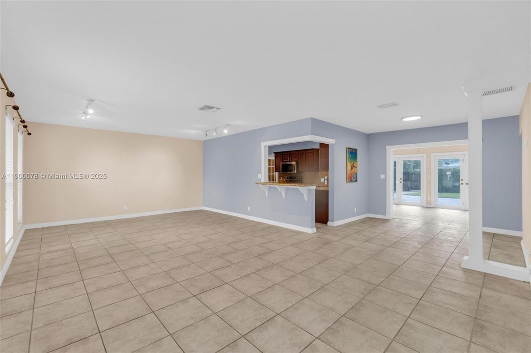 На продажу: $775,000 (3 спален, 2 ванн, 1910 Квадратных фут)