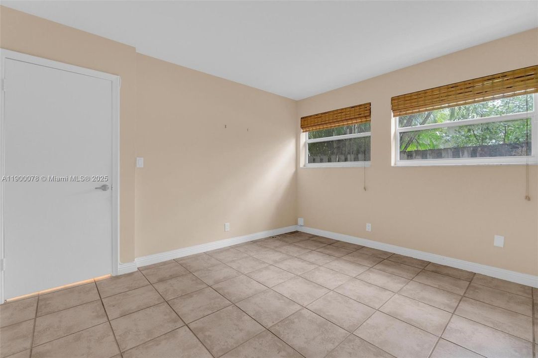 На продажу: $775,000 (3 спален, 2 ванн, 1910 Квадратных фут)