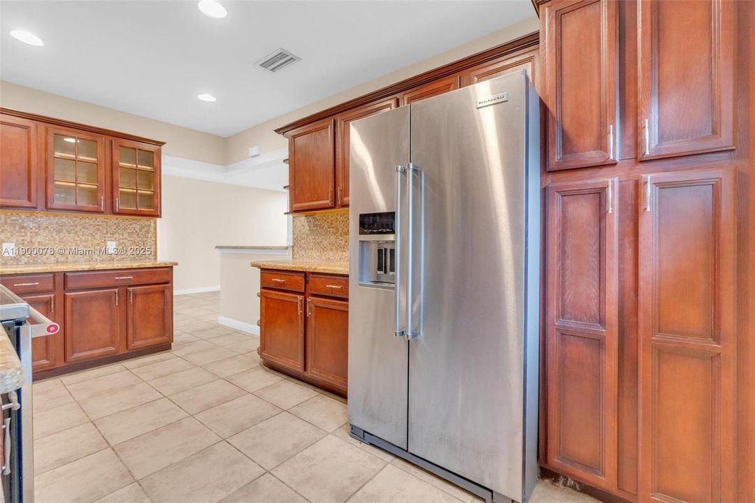 На продажу: $775,000 (3 спален, 2 ванн, 1910 Квадратных фут)