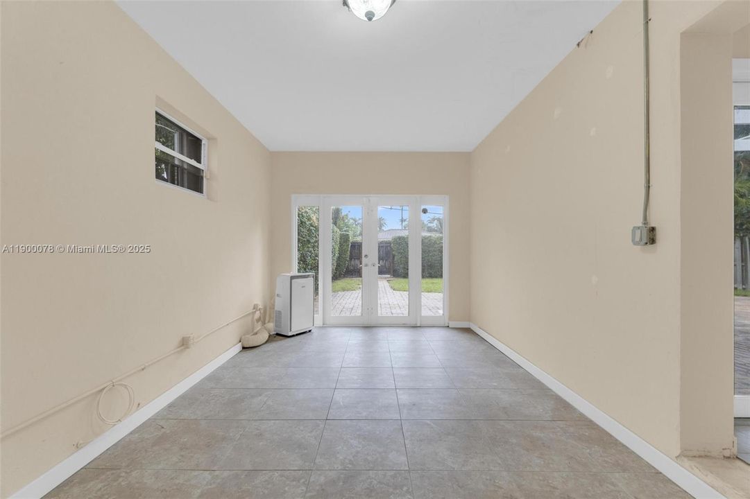 На продажу: $775,000 (3 спален, 2 ванн, 1910 Квадратных фут)