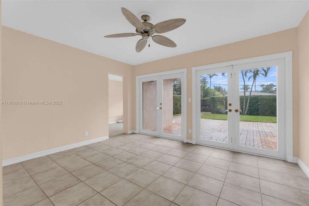 На продажу: $775,000 (3 спален, 2 ванн, 1910 Квадратных фут)