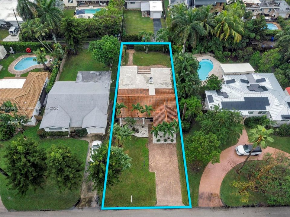 На продажу: $775,000 (3 спален, 2 ванн, 1910 Квадратных фут)