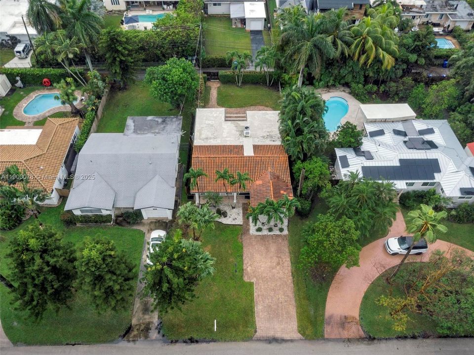 На продажу: $775,000 (3 спален, 2 ванн, 1910 Квадратных фут)