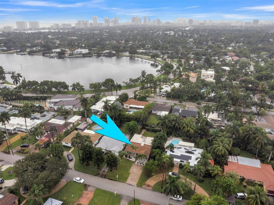 На продажу: $775,000 (3 спален, 2 ванн, 1910 Квадратных фут)