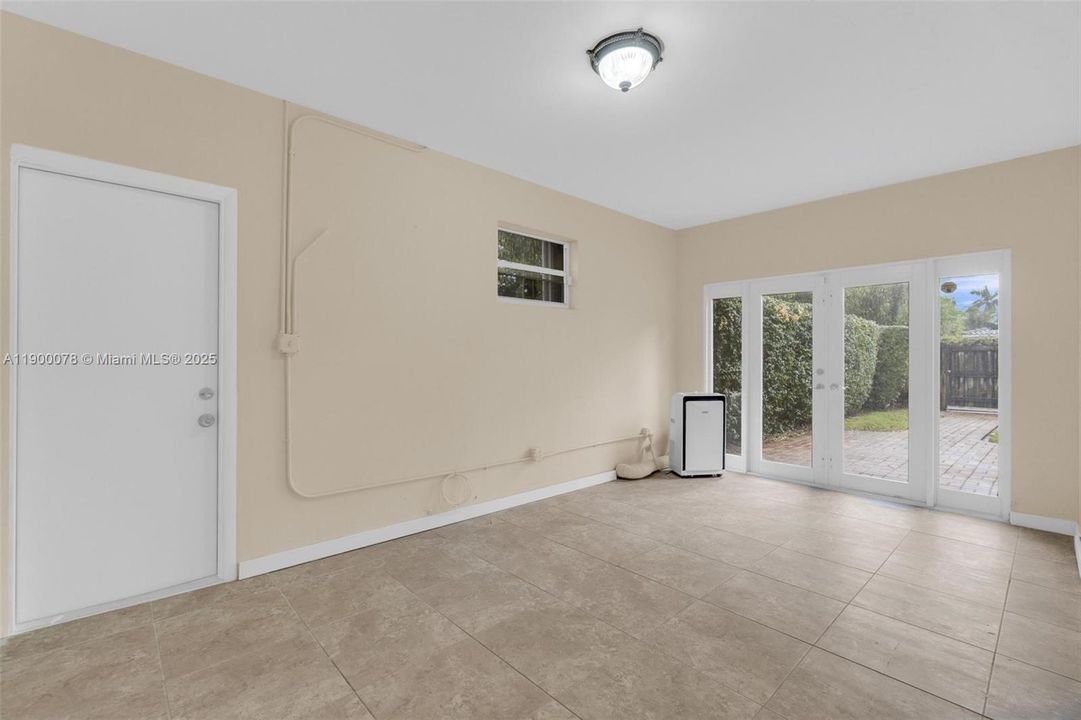 На продажу: $775,000 (3 спален, 2 ванн, 1910 Квадратных фут)