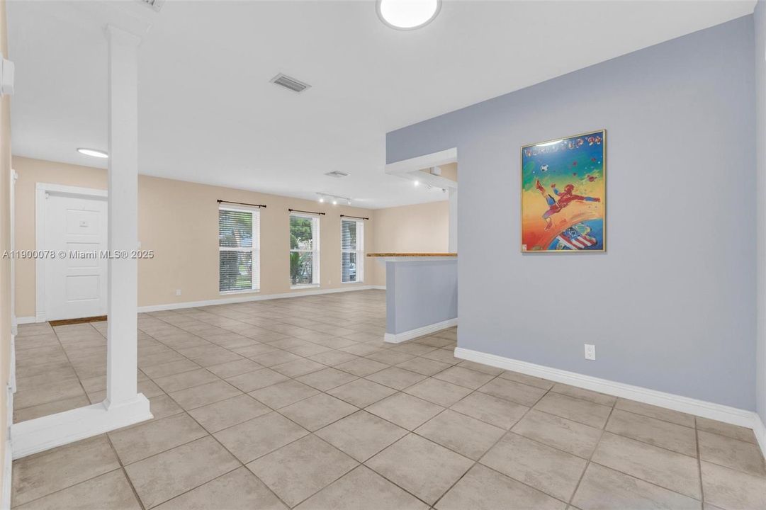 На продажу: $775,000 (3 спален, 2 ванн, 1910 Квадратных фут)