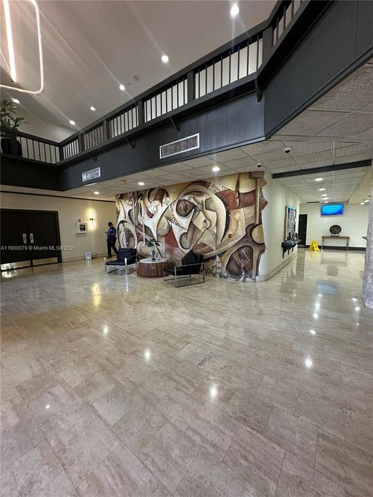 For Rent: $1,900 (1 beds, 1 baths, 873 Square Feet)