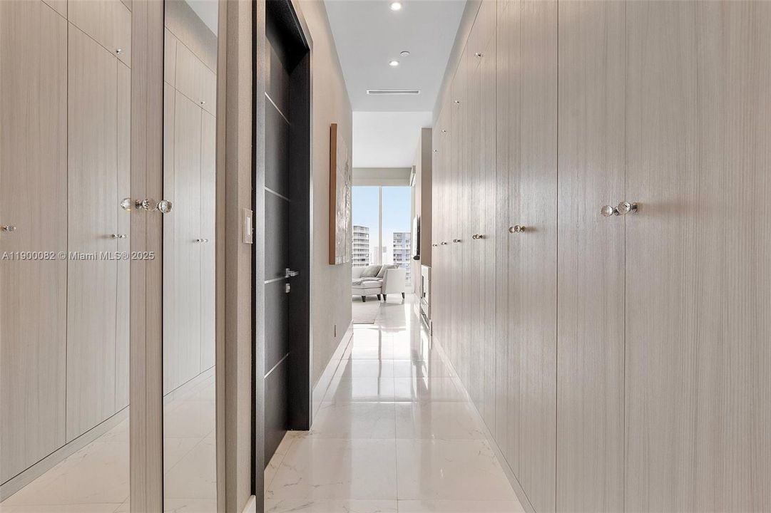 For Rent: $17,000 (4 beds, 5 baths, 3398 Square Feet)