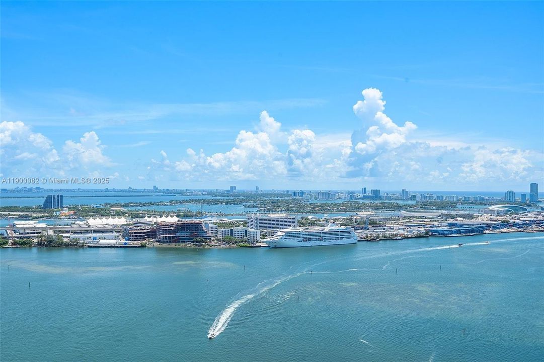 For Rent: $17,000 (4 beds, 5 baths, 3398 Square Feet)