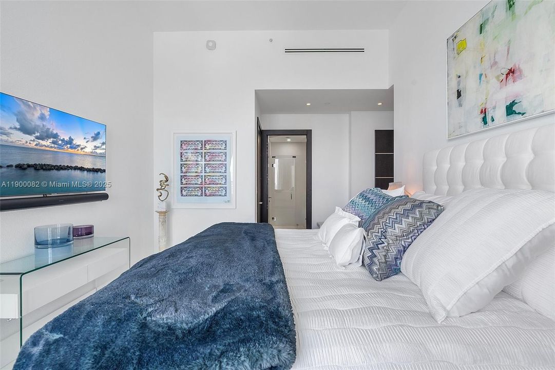 For Rent: $17,000 (4 beds, 5 baths, 3398 Square Feet)