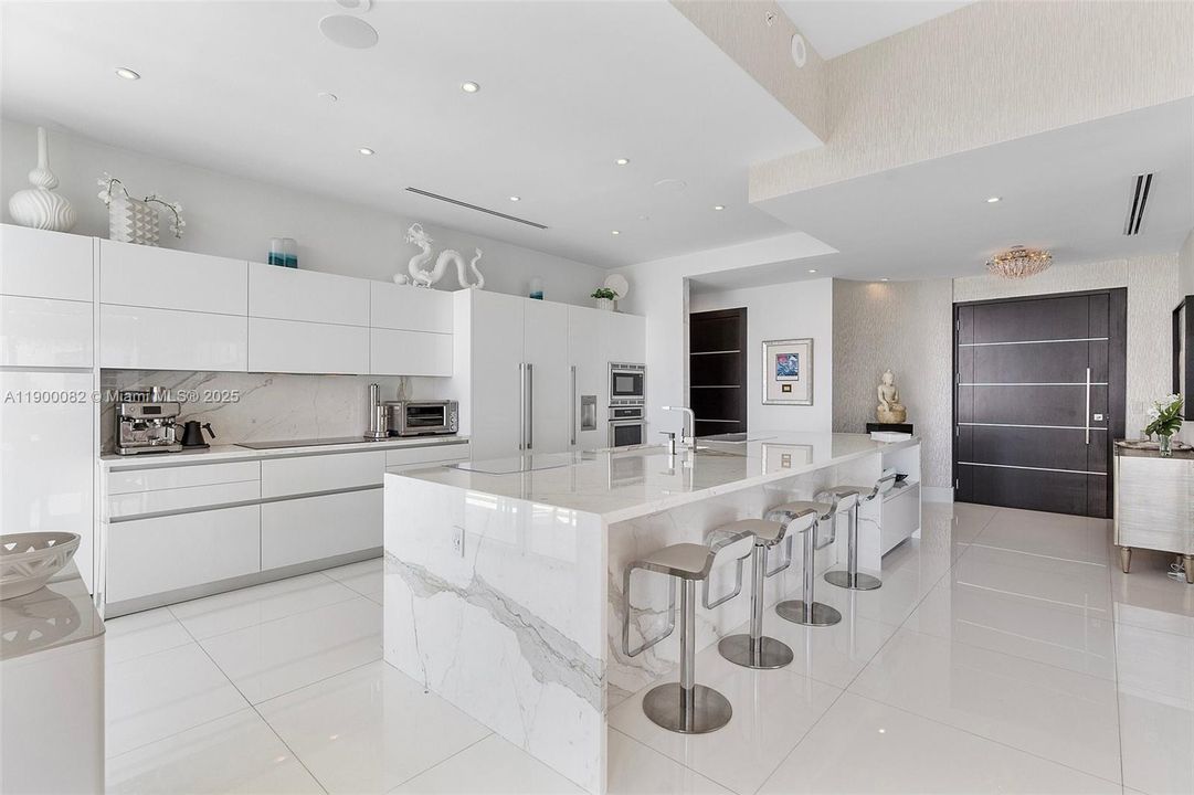 For Rent: $17,000 (4 beds, 5 baths, 3398 Square Feet)