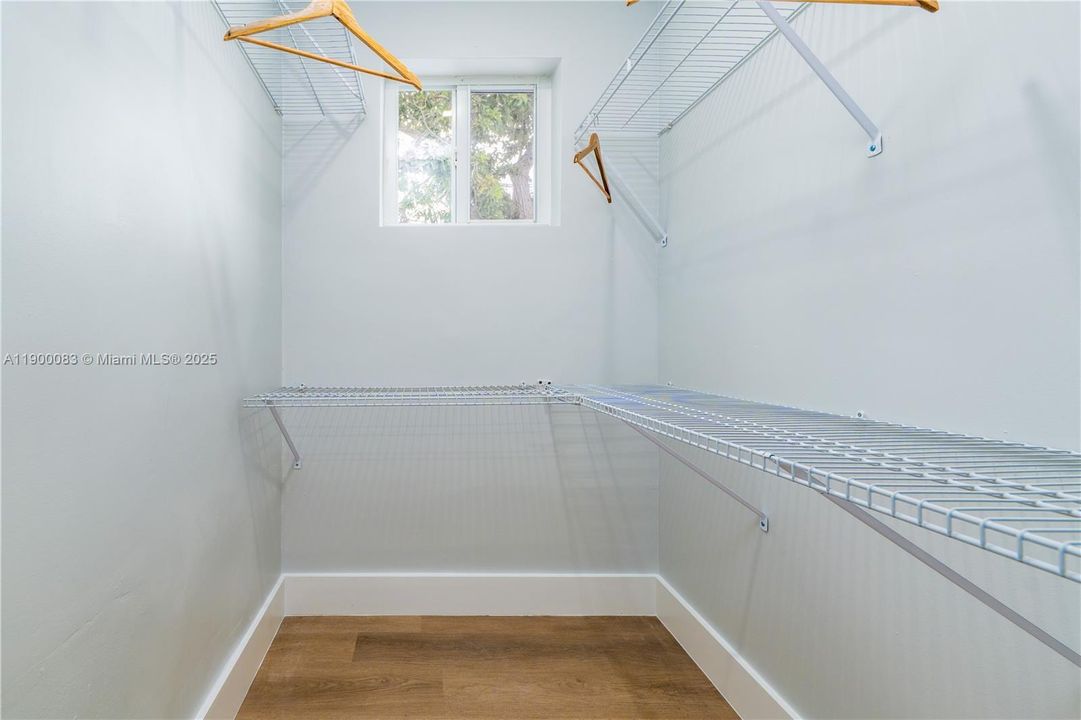 На продажу: $659,970 (4 спален, 2 ванн, 2109 Квадратных фут)