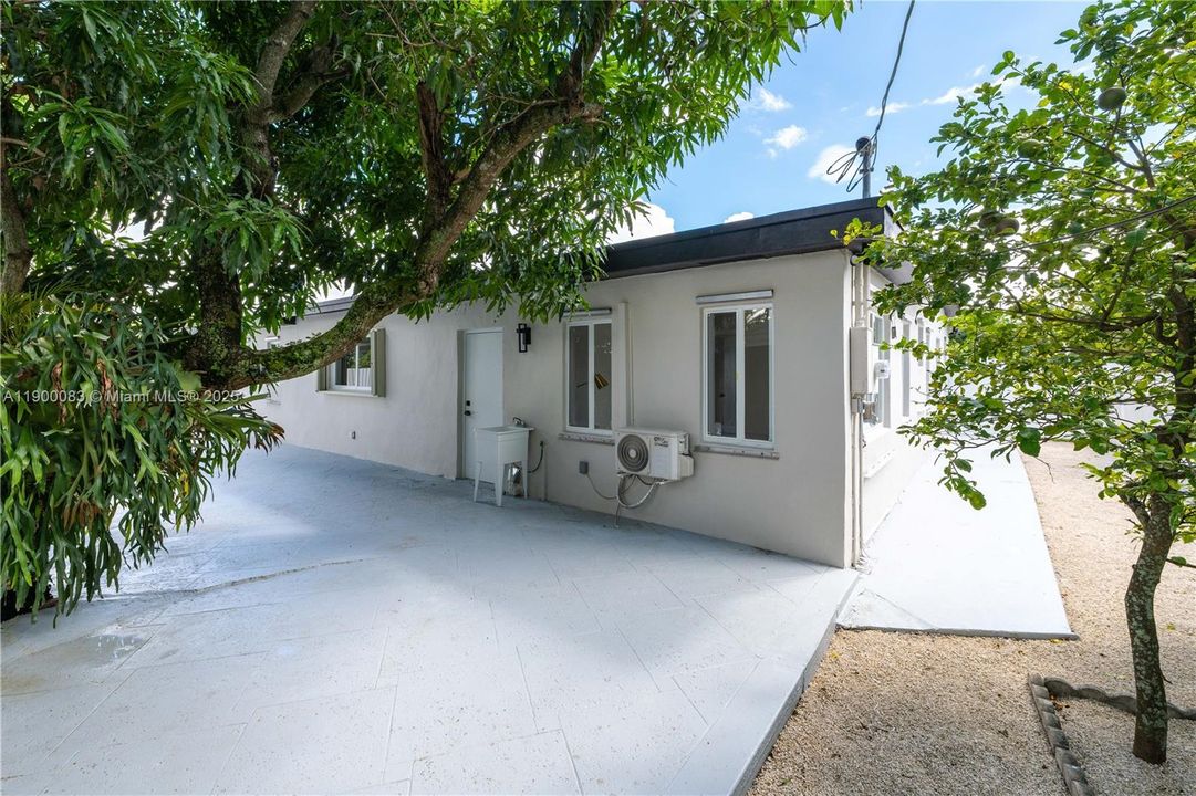 На продажу: $659,970 (4 спален, 2 ванн, 2109 Квадратных фут)